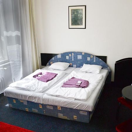 Hotel Posta Benesov  Kültér fotó