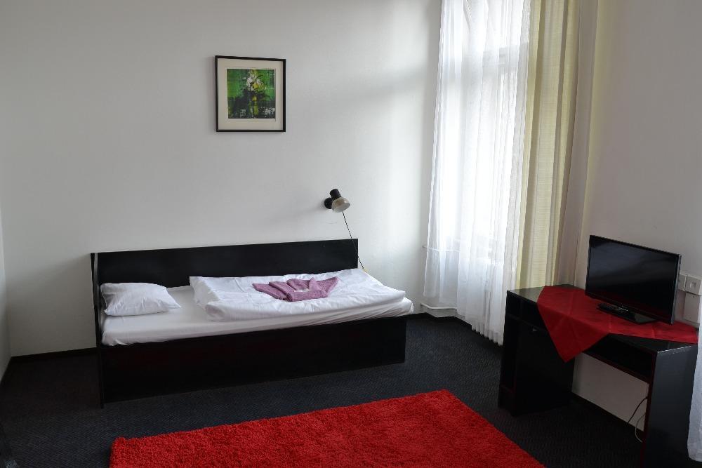 Hotel Posta Benesov  Kültér fotó