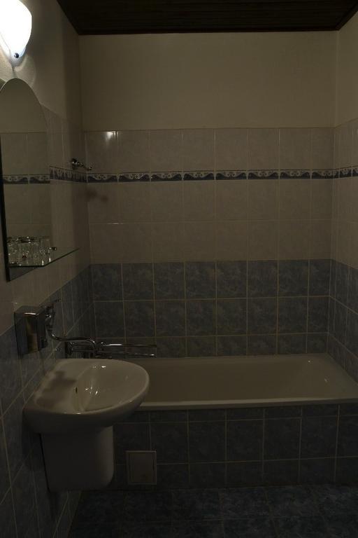 Hotel Posta Benesov  Kültér fotó