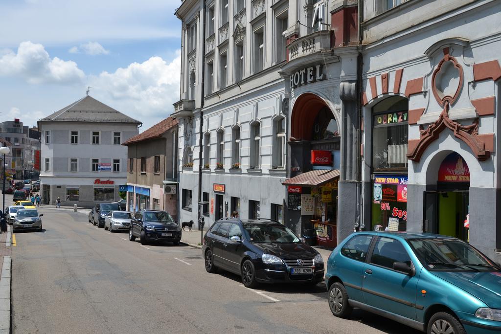 Hotel Posta Benesov  Kültér fotó