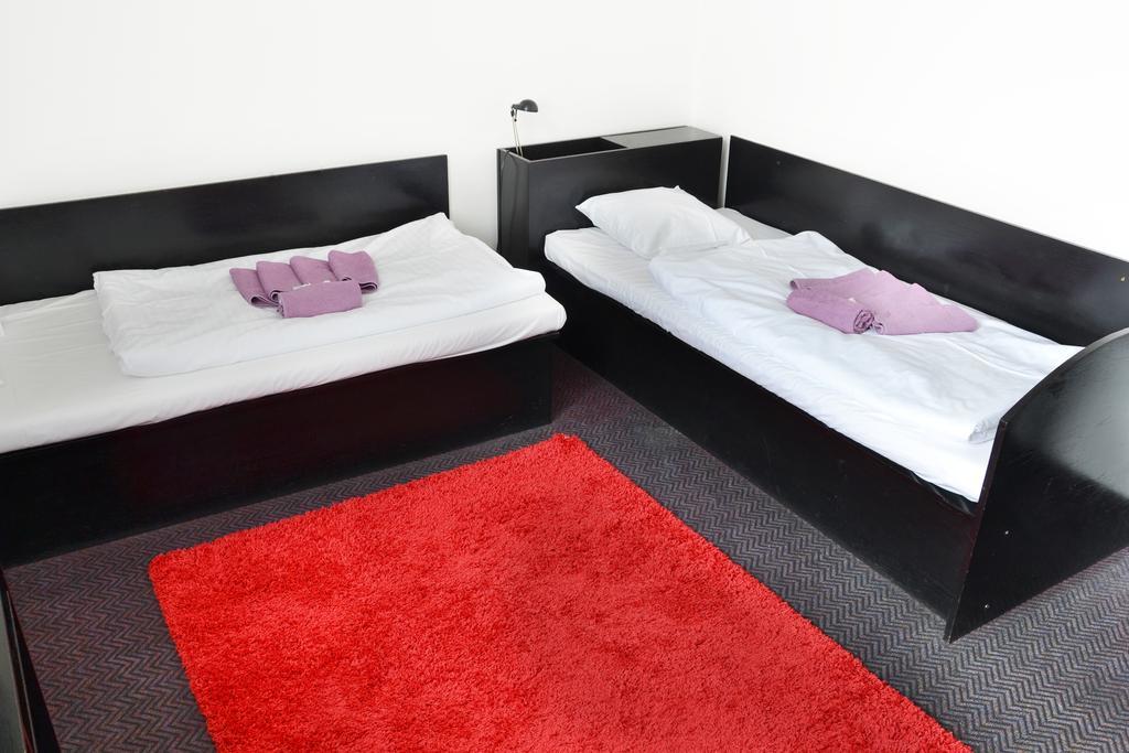 Hotel Posta Benesov  Kültér fotó