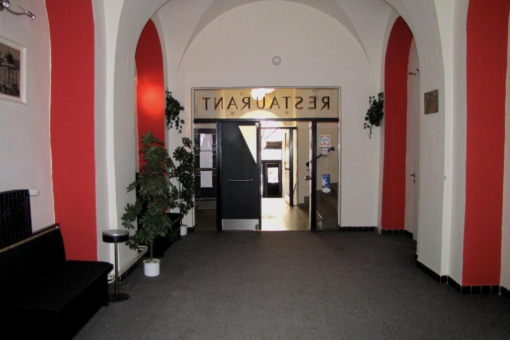 Hotel Posta Benesov  Kültér fotó